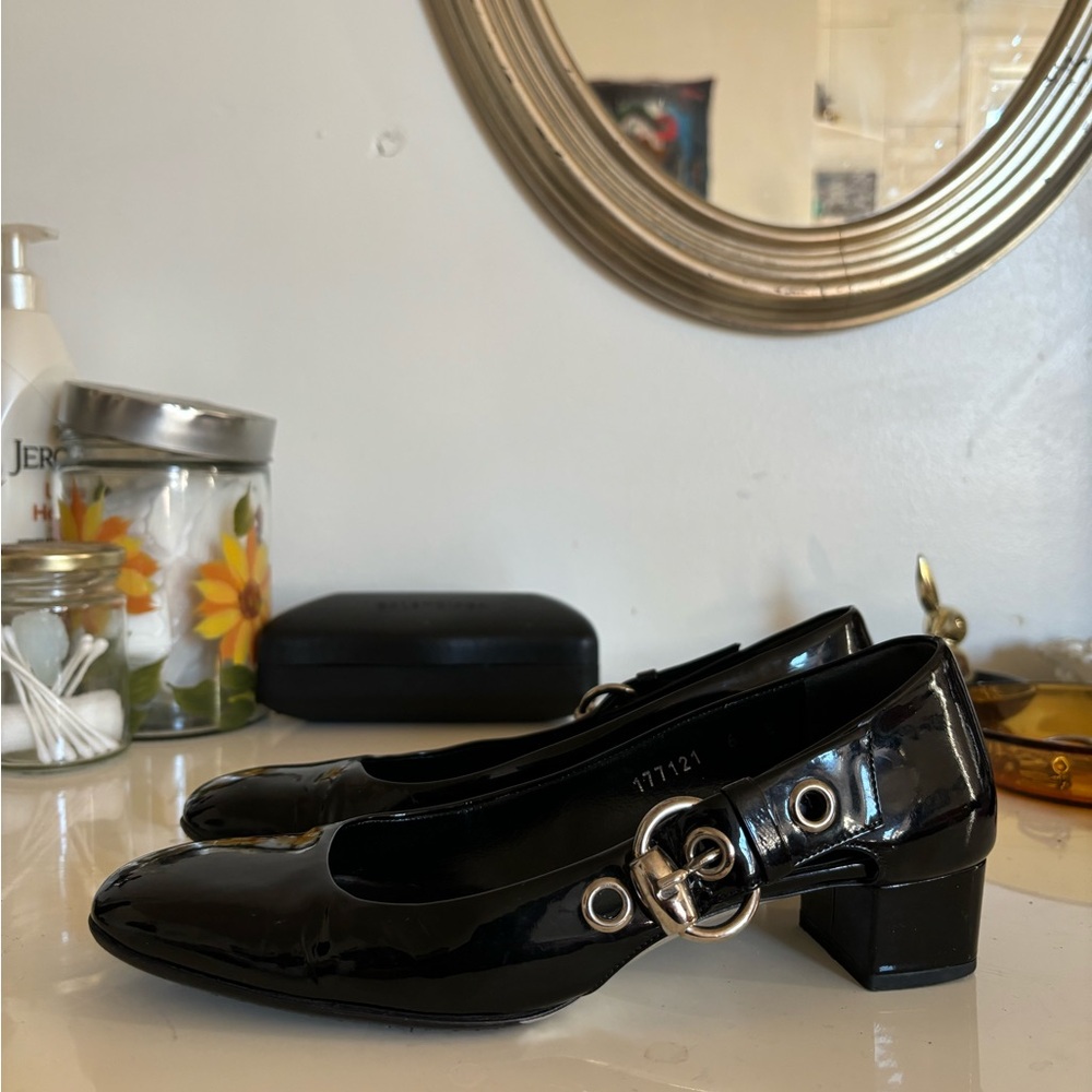 Gucci pump size 6